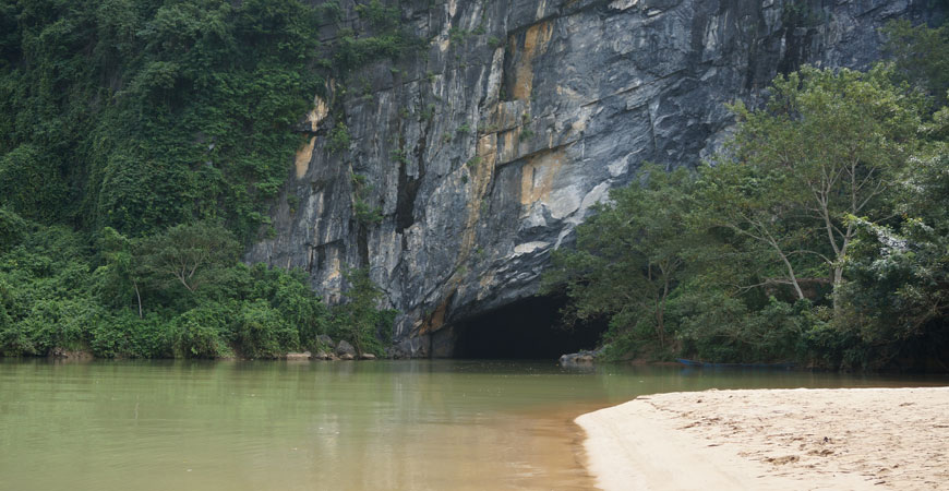 grottes-phong-nha-entree