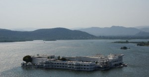 udaipur-rajasthan-lake-palace-2