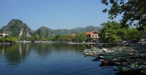 baie-halong-terrestre-tam-coc-embarcadere