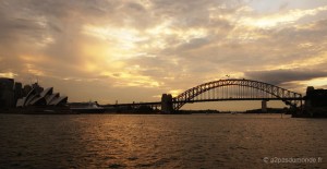 sydney-ferry-opera-harbor-bridge-sunset