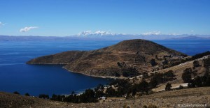 isla-del-sol-lac-titicaca-voyage-bolivie-montagnes