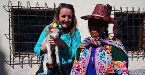 voyage-perou-cuzco-bebe-lama